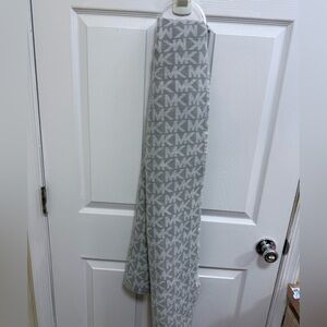 NWT Michael Kors Gray Monogram Scarf